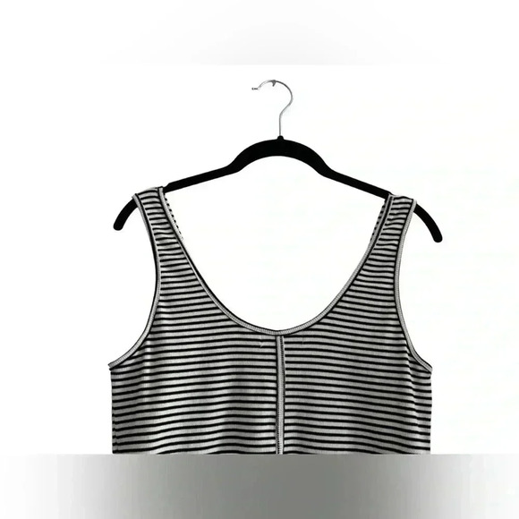 n: PHILANTHROPY Hollywood Striped Sleeveless Tee - Picture 3 of 12
